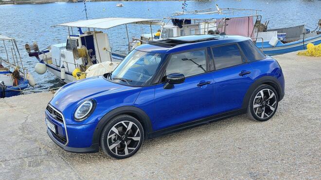 Οδηγούμε το πεντάθυρο MINI 1,5 με τους 156 ίππους