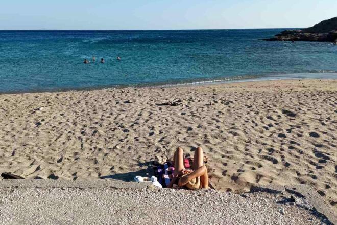 Οι μισοί Έλληνες θα πάνε φέτος διακοπές - Eurokinissi