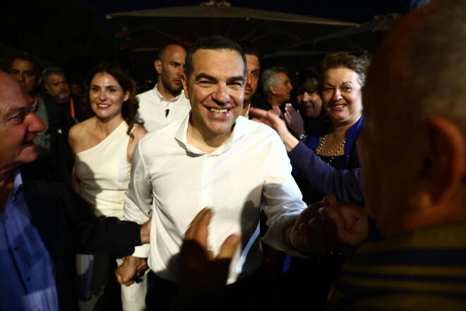 Η Μπέττυ Μπαζιάνα στο πλευρό του Τσίπρα