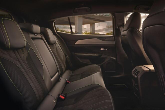 PEUGEOT 408. Διαθέσιμο στην Ελλάδα από 26900 ευρώ