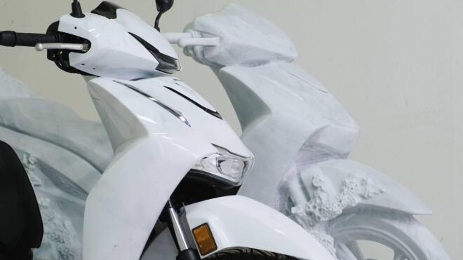 Η Honda γιορτάζει τα 25 χρόνια του SH125i με...γλυπτική