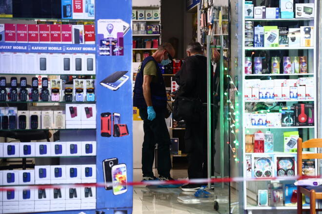 Δύο μαυροντυμένοι άνδρες μπήκαν στο κατάστημα στα Πατήσια και πυροβόλησαν τον ιδιοκτήτη στα πόδια - Intimenews