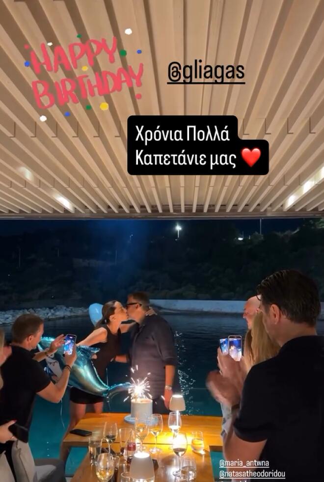 Το φιλί που αντάλλαξε η Μαρία Αντωνά με τον Γιώργο Λιάγκα