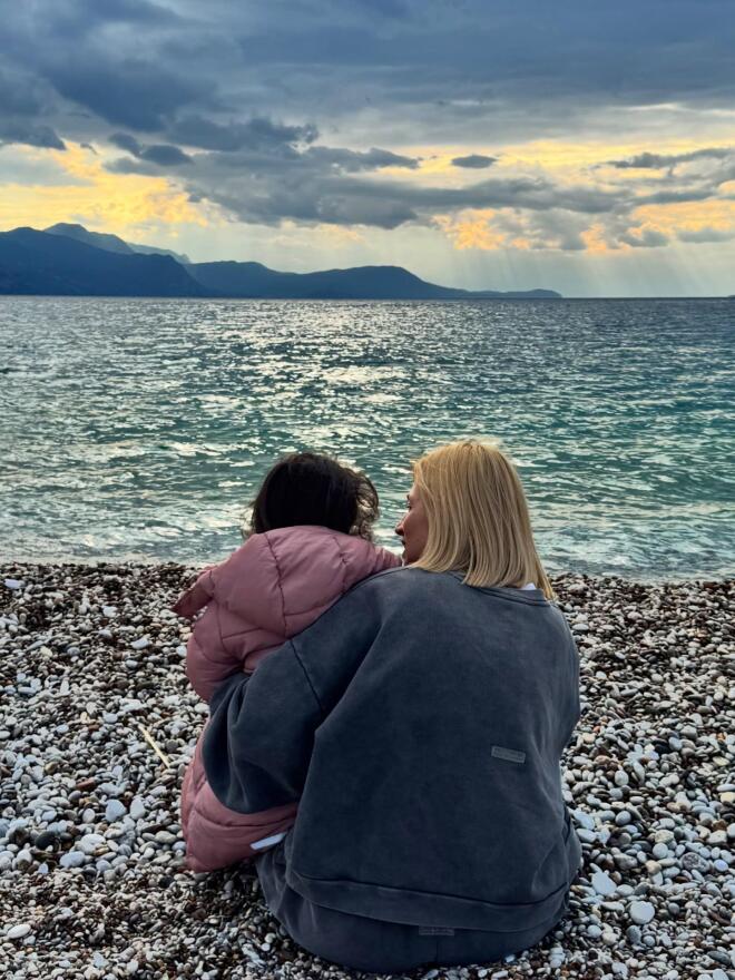 Μαρία Ηλιάκη: Η κορούλα της Κατερίνα, τής ζήτησε να υιοθετήσουν αδερφάκι!