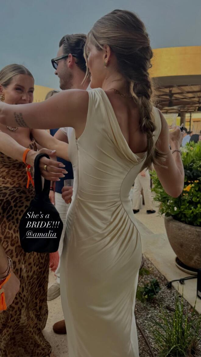 Pre-wedding party Aμαλίας Κωστοπούλου: Το ζεϊμπέκικο του Jake Medwell