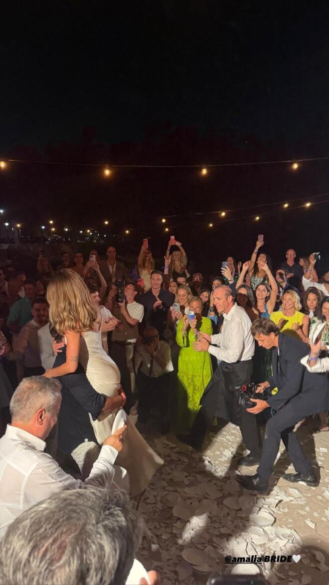 Pre-wedding party Aμαλίας Κωστοπούλου: Το ζεϊμπέκικο του Jake Medwell