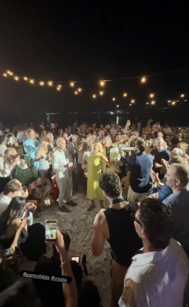 O χορός της Τζένης Μπαλατσινού στο pre wedding party της κόρης της/ instagram