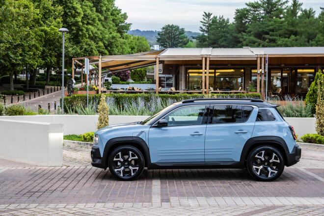 Renault 4 E-Tech electric: Πρώτη γνωριμία  επί Ελληνικού εδάφους - Τιμές 