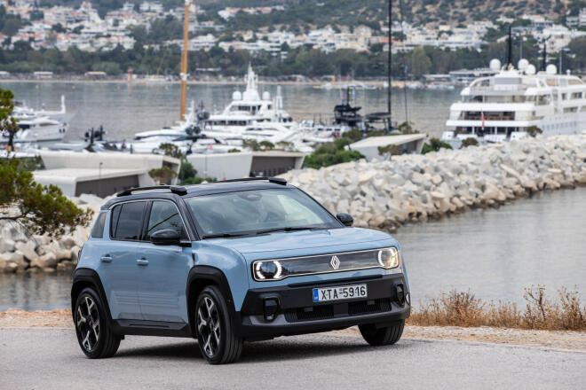 Renault 4 E-Tech electric: Πρώτη γνωριμία  επί Ελληνικού εδάφους - Τιμές 