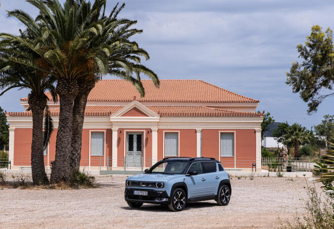 Renault 4 E-Tech electric: Πρώτη γνωριμία  επί Ελληνικού εδάφους - Τιμές 
