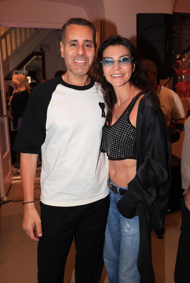 Λαμπερές παρουσίες σε boutique opening στη Μύκονο