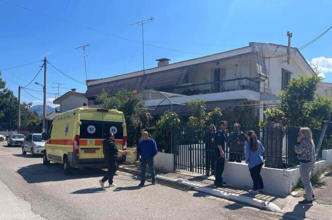 Το σπίτι, όπου βρέθηκαν νεκροί η μητέρα και ο γιος της - Intimenews