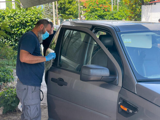Το αυτοκίνητο του 65χρονου μεταφέρθηκε στα εγκληματολογικά εργαστήρια για να ερευνηθεί - Eurokinissi