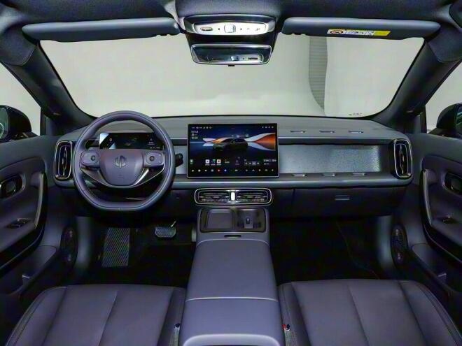 Leapmotor Β05: Τι ξεχωριστό έχει το νέο μοντέλο