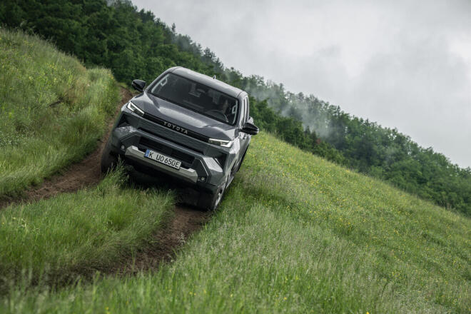 Toyota Hilux: Όλα όσα πρέπει να γνωρίζετε για τη νέα γενιά