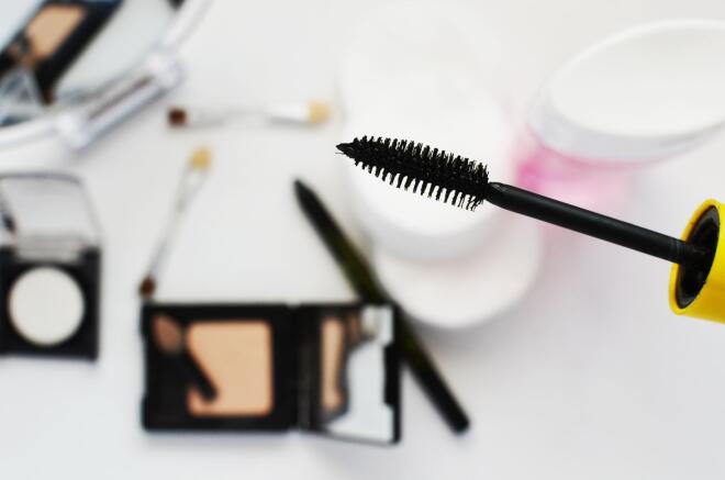 mascara brush
