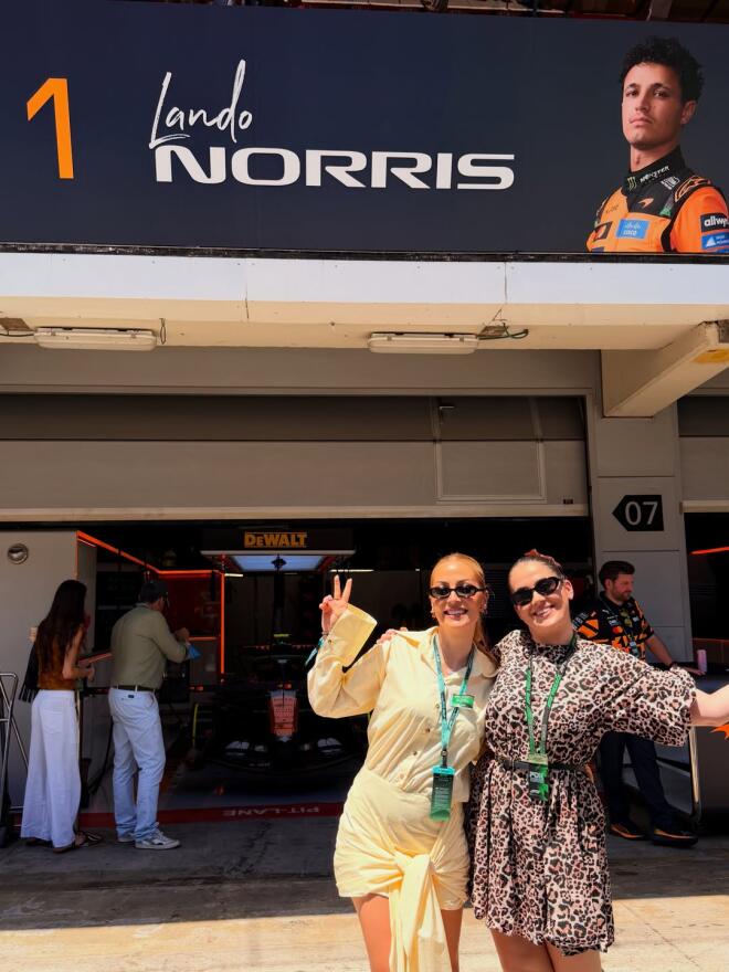 Ελένη Βουλγαράκη: Λαμπερή στο Grand Prix της Formula 1 στην Βαρκελώνη