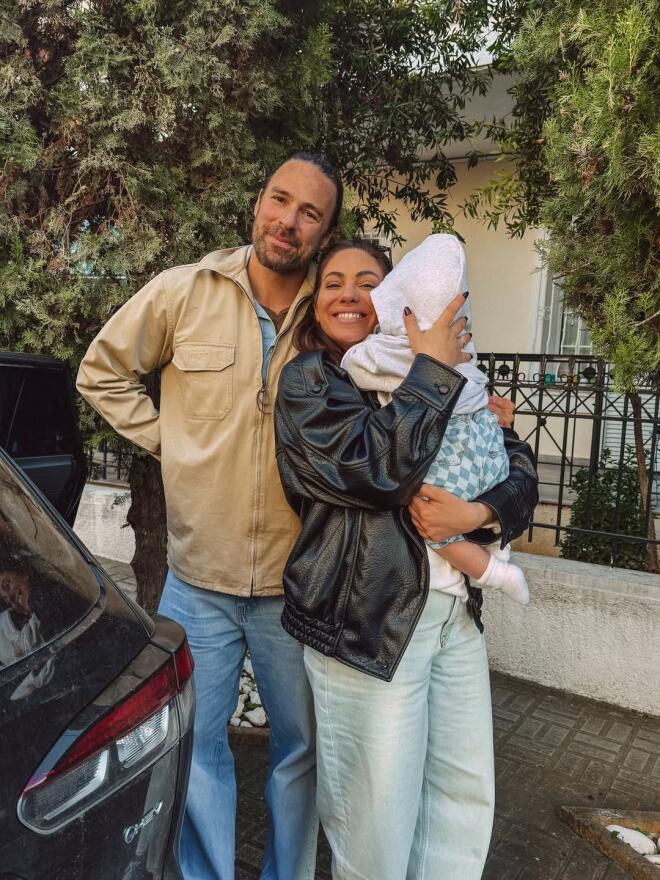 Γρηγόρης Μόργκαν- Ευρυδίκη Βαλαβάνη με τον γιο τους/ instagram