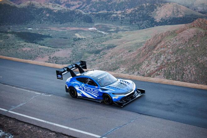 Ford Racing: Στην κορυφή στο Pikes Peak International Hill Climb