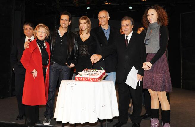 01-01-2009 Κοπή πίτα θέατρο Αθηνών «Closer». Νίκος Ψαρράς-Ζέτα Δούκα-Γιώργος Κιμούλης-Κάρολος Παυλάκης-Δώρα Χρυσικού/ φωτογραφία από NDP
