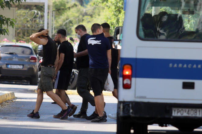 Ο 17χρονος που κατηγορείται για τη δολοφονία του 15χρονου στην Καλλιθέα υποστήριξε πως το θύμα κρατούσε το μαχαίρι - Intimenews