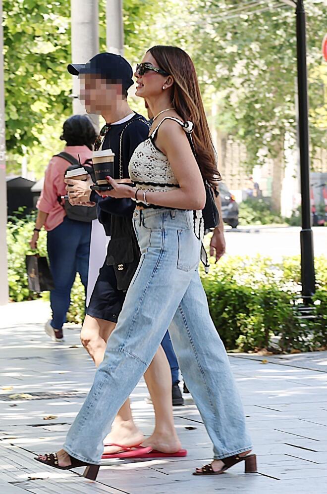 H Σταματίνα Τσιμτσιλή με τέλειο street look