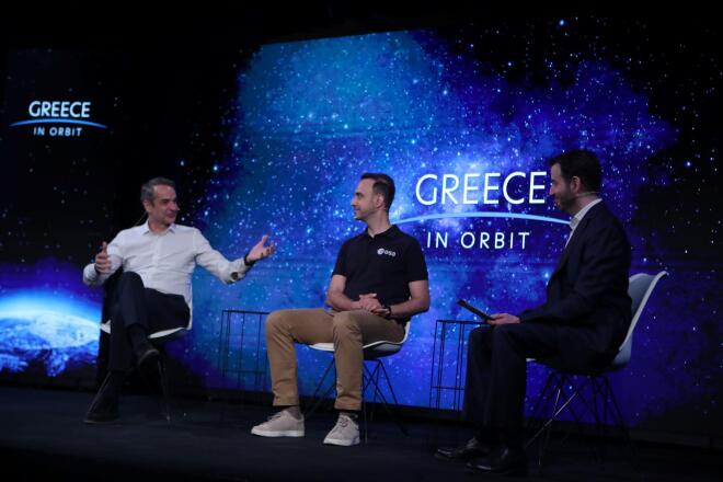 O Κ. Μητσοτάκης με τον πρώτο Έλληνα αστροναύτη Α. Γολέμη  