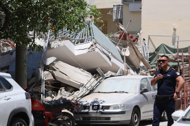 Κατάρρευση πολυκατοικίας στα Πετράλωνα με αγνοούμενους