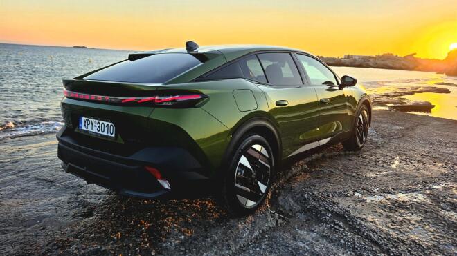 Test Drive: Δοκιμάζουμε το νέο Peugeot 408 1,2 Hybrid 145