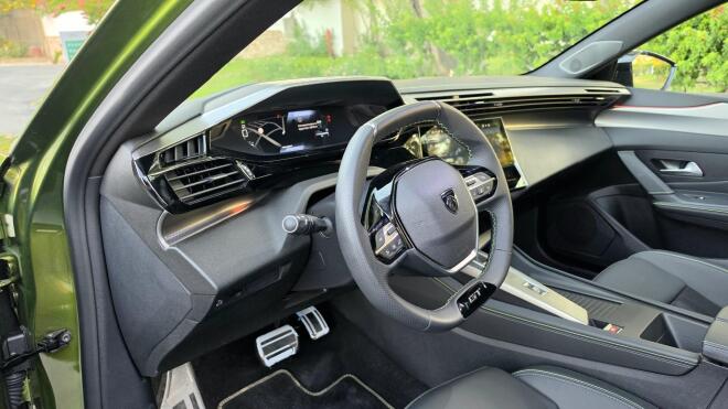 Test Drive: Δοκιμάζουμε το νέο Peugeot 408 1,2 Hybrid 145