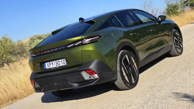 Test Drive: Δοκιμάζουμε το νέο Peugeot 408 1,2 Hybrid 145
