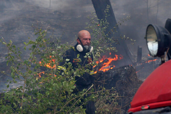 Η σύζυγος του 66χρονου γλίτωσε από τις φλόγες με εγκαύματα στο πρόσωπο, τα χέρια και τα πόδια