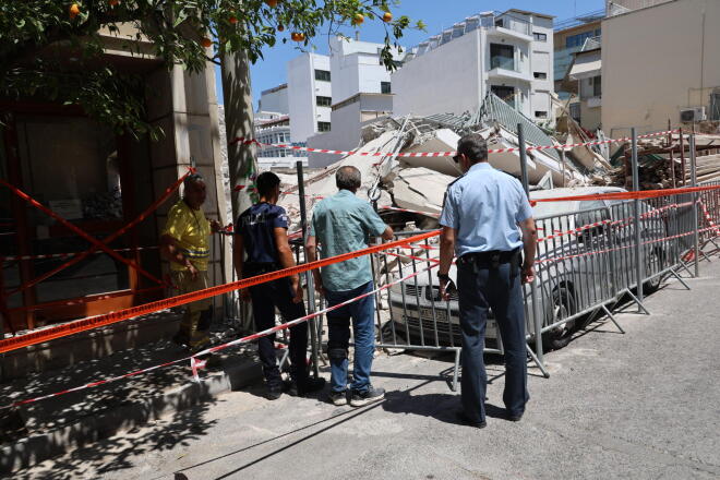 Οι πέντε συλληφθέντες αφέθηκαν ελεύθεροι μέχρι να ολοκληρωθεί η έρευνα