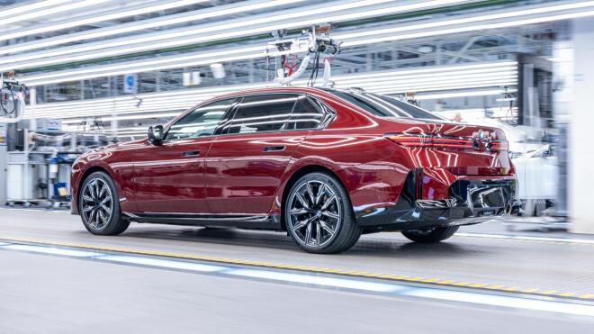 BMW Σειρά 7: Στην παραγωγή η νέα γενιά