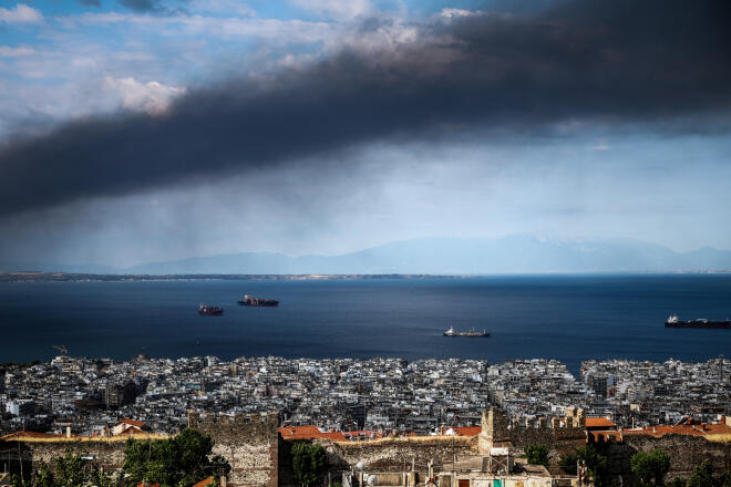 Toξικό νέφος πάνω από τη Θεσσαλονίκη/ Eurokinissi ΡΑΦΑΗΛ ΓΕΩΡΓΙΑΔΗΣ