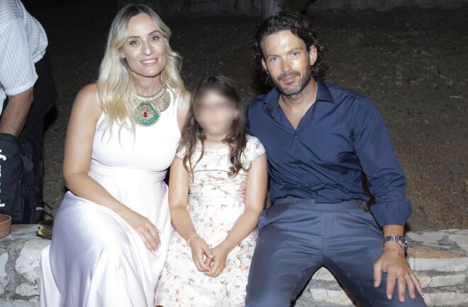 Η Ελεονώρα Μελέτη στην Επίδαυρο με τον σύζυγο και την κόρη της / NDP Photo Agency, Θωμάς Δασκαλάκης
