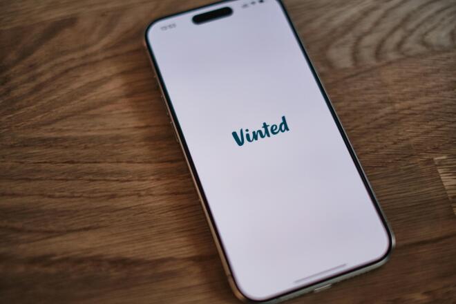 Τα τελευταία χρόνια η Vinted ειδικά στη Γαλλία έχει αναδειχθεί σε έναν από τους ισχυρότερους «παίκτες» ηλεκτρονικού εμπορίου - unsplash.com