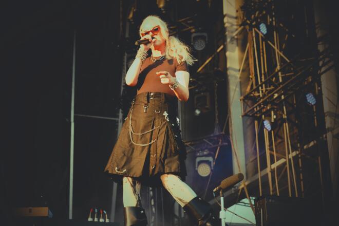 PALE BLUE EYES ΚΑΙ GARBAGE ΜΕ ΛΕΖΑΝΤΑ ΦΩΤΟΓΡΑΦΙΑ: ΕΥΑ ΖΑΜΠΕΤΑΚΗ