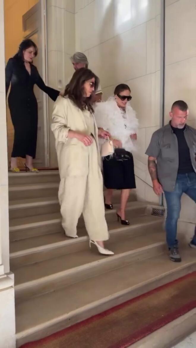 Η Jlo στο ατελιέ της Σήλιας Κριθαριώτη στο Παρίσι/ instagram