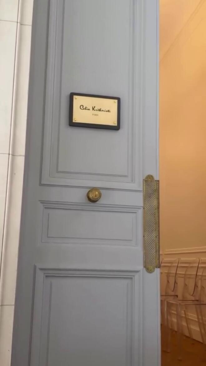 Η Jlo στο ατελιέ της Σήλιας Κριθαριώτη στο Παρίσι/ instagram