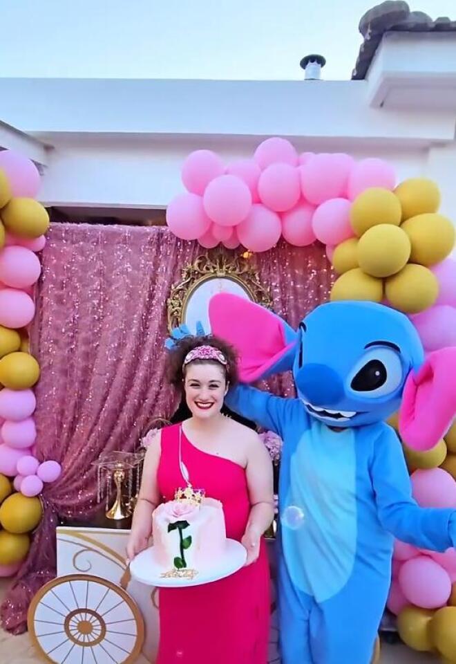 Μαυρικίου - Ζήση: Το pool party για τα 2α γενέθλια της κορης τους