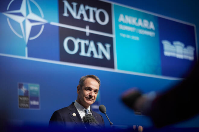 Επανέλαβε τη στήριξή του στην ευρωπαϊκή στρατηγική αυτονομία, όχι με την έννοια του ανταγωνισμού του ΝΑΤΟ, αλλά με τη διάσταση ενός ισχυρού ευρωπαϊκού πυλώνα που θα ενισχύσει τη συμμαχία.