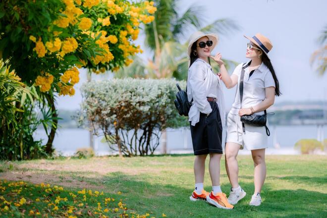 bermuda shorts