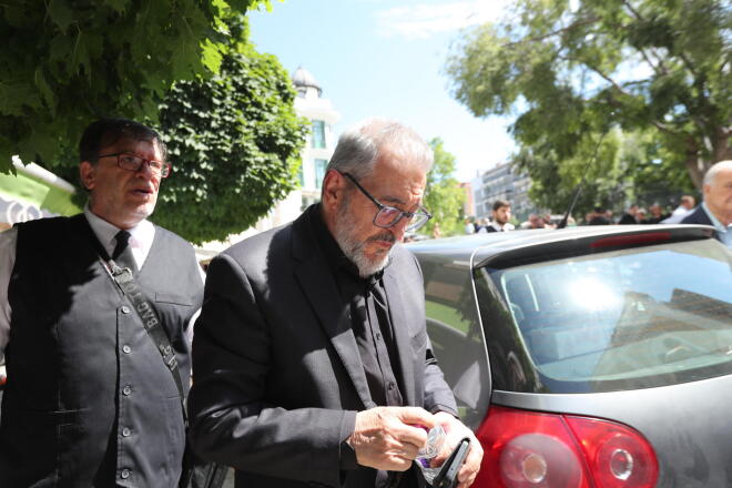 Βάγια Νέστορα: Θρήνος στην κηδεία της - Έφτασε με ασθενοφόρο η κόρη της