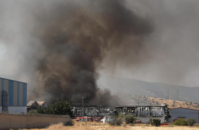 Φωτιά στον Ασπρόπυργο: Βίντεο ντοκουμέντο από τη στιγμή της έκρηξης