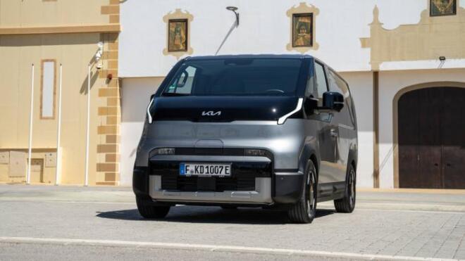  Kia PV5:  Δείτε αναλυτικά τις εκδόσεις και τις τιμές 