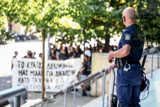 Συγκέντρωση αλληλέγγυων έξω από το δικαστικό μέγαρο Θεσσαλονίκης