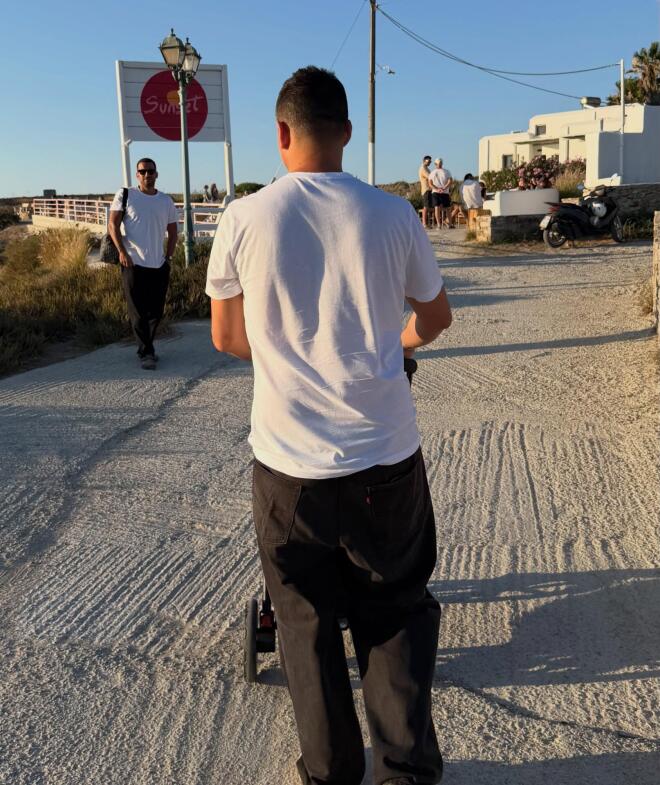 Κατερίνα Καινούργιου: Οι πρώτες βόλτες με την κορούλα της Ξένια στην Πάρο