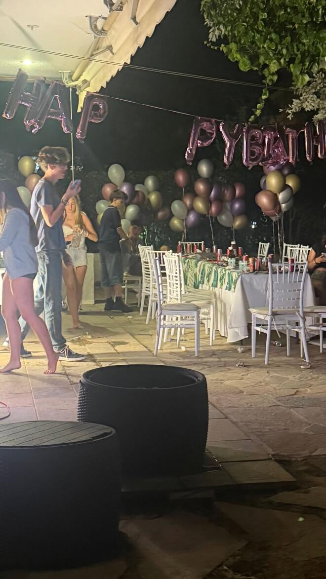 To πάρτι της Λιόνας Βαρθακούρη για τα 14α γενέθλιά της/ instagram