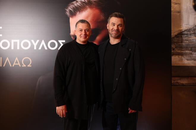 Νίκος Μακρόπουλος: Γιόρτασε την πλατινένια επιτυχία του «Σε σένα μιλάω»
